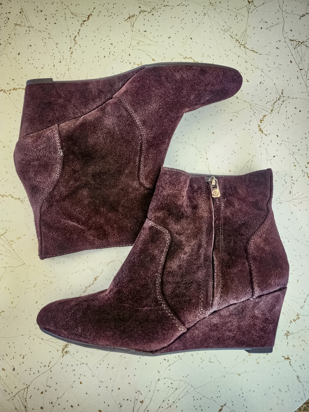 Antonio Melani Burgundy Suede Wedge Booties Size 8.5 Leather Ankle Boots